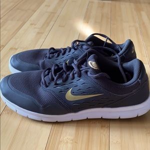 Women’s Nike Orive Running Sneakers - Size 9.5
